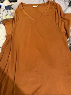 LuLaRoe V-Neck Short Sleeve Top in Rust Orange